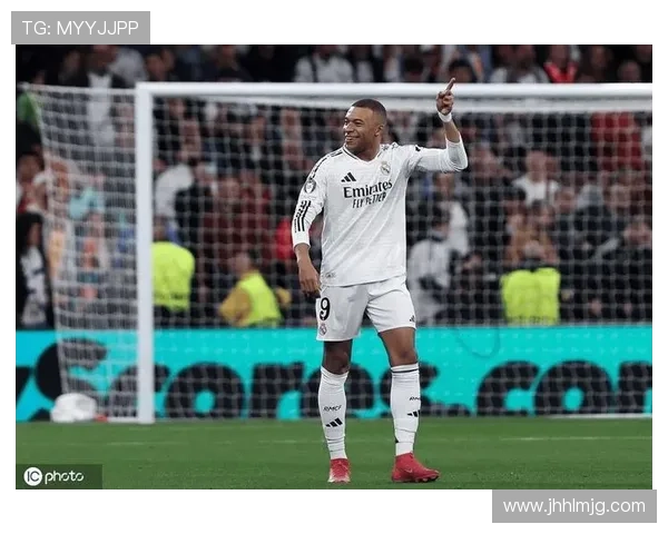 姆巴佩上演帽子戏法荣膺欧冠最佳球员官方宣布他表现出色